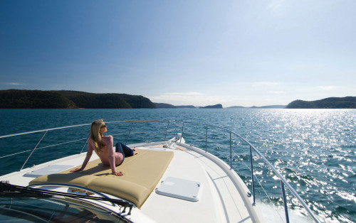 Relax in the salty winds of the sea and relax to rejuvenate. You will experience the quietest and most pleasant moments in azure water. Our luxury yacht will give you the comfort and class to enjoy the vast bay.
http://bit.ly/2vfqOlV