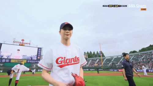 190709 자이언츠 시구5