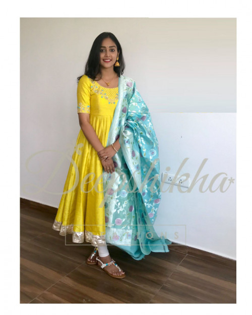 Wide range of designer collection Indian Desi Handmade Anarkali lehanga. Festive wear Dupatta indian festivals traditional outfits Indian weddings indian clothing for women.