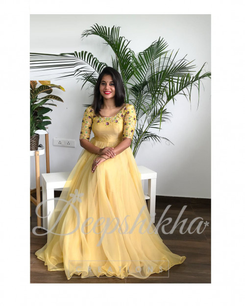 Wide range of designer collection Indian Desi Handmade Anarkali lehanga. Festive wear Dupatta indian festivals traditional outfits Indian weddings indian clothing for women.