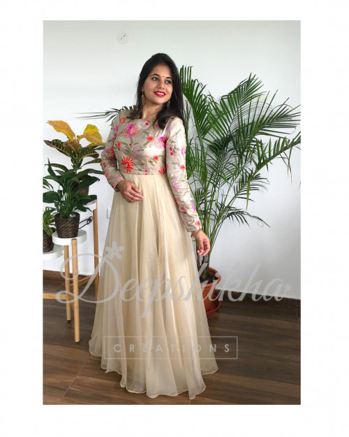 Wide range of designer collection Indian Desi Handmade Anarkali lehanga. Festive wear Dupatta indian festivals traditional outfits Indian weddings indian clothing for women.