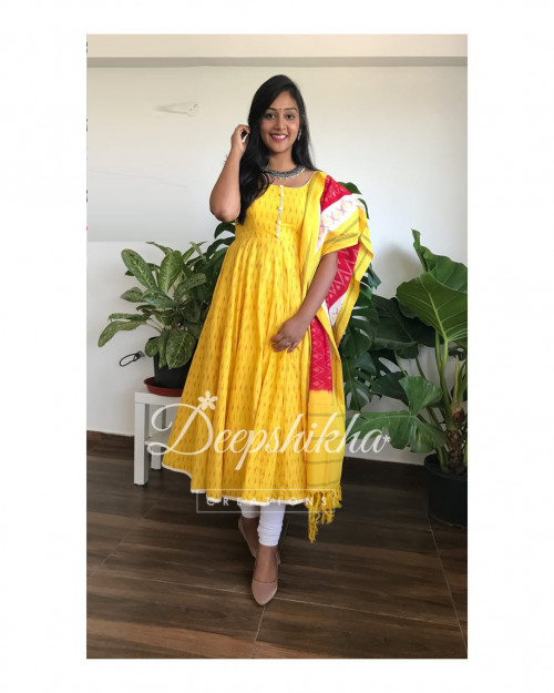 Wide range of designer collection Indian Desi Handmade Anarkali lehanga. Festive wear Dupatta indian festivals traditional outfits Indian weddings indian clothing for women.