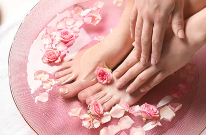 ACQUA-SALON-Regular-Mani-Pedi--Foot-Spa---P349P520-410-c.jpg