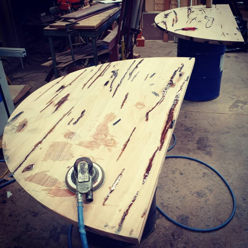 Getting ready to do the final join in this large round dining table. The resin filling here is an integral part of this uniquely gummy West Australian timber (Marri). Looking forward to seeing this one come together. #jarrimberfurniture #marri #marrifurnitureperth #cabinetmaker #dining #finefurniture #furnituremaker #timber #feature #livingroom #diningtable #perth #perthisok #roundtable #solidtimber #customfurniture #tuesday #quality #decor #interior #interiordesign #perthdecor #timberdiningtablesperth #taper #qualitybuild
https://www.jarrimber.com.au/products/marri-timber-furniture/