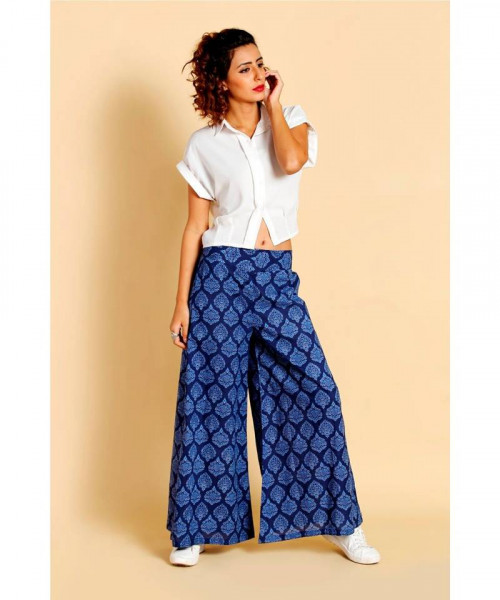 Shop stylish options in womens bottom wear online at Mirraw. Find all kinds of bottoms wear like leggings, palazzo, harem pants, skirts, trousers, etc all at best offer price. Grab exclusive discount offer price with free shipping service.
Visit: https://www.mirraw.com/store/bottoms