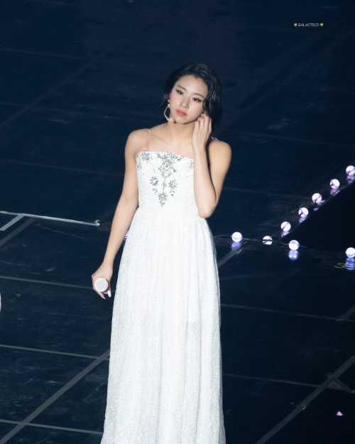 Chaeyoung-1418efd8244267192.jpg