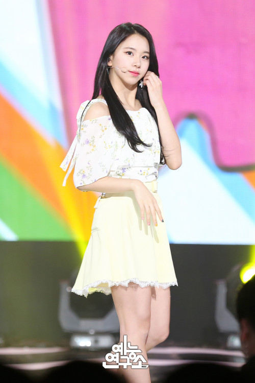 Chaeyoung-203804bccfe3b4192.jpg