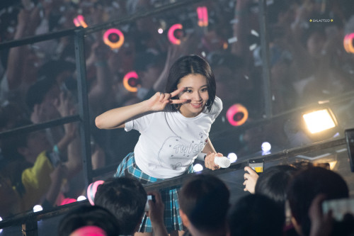 Chaeyoung-2296480a4b3476e61.jpg