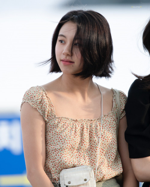 Chaeyoung-4c42089694bc2b819.jpg