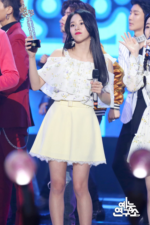 Chaeyoung-5ce7065d1ef13618a.jpg