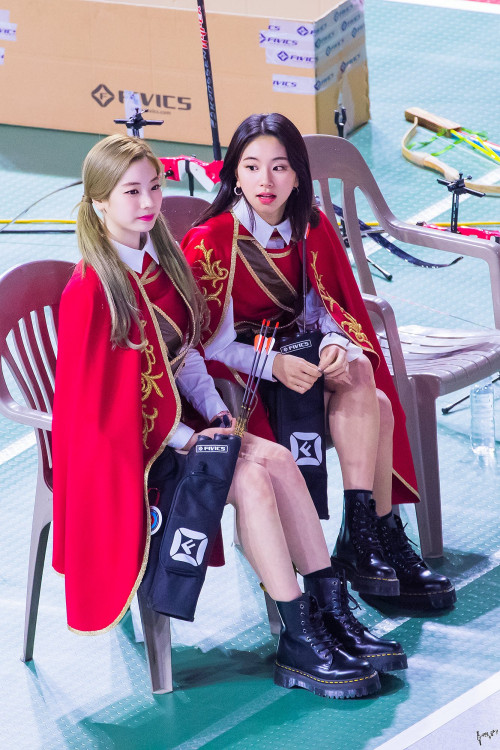 Dahyun & Chaeyoung (Twice)