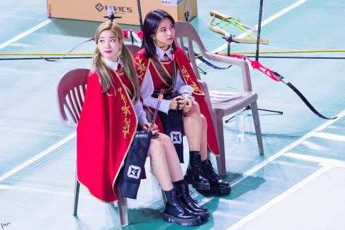 Dahyun--Chaeyoung-2.jpg