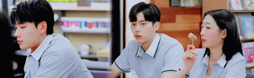 EP06---Crash-Course-in-Romance-4.gif