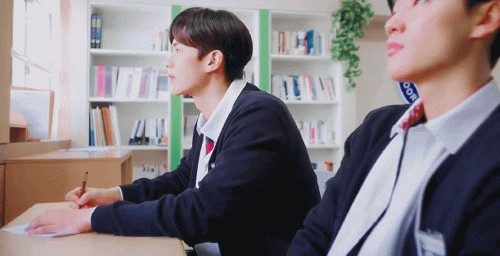 EP09---Crash-Course-in-Romance-4.gif