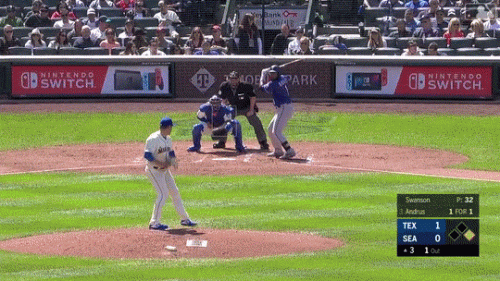 Elvis-2-run-HR-at-SEA-4-28-2019.gif