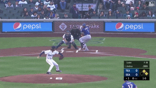 Elvis-3-run-HR-at-SEA-4-27-2019.gif