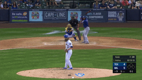 Elvis-solo-HR-9-at-MIL-8-9-2019.gif