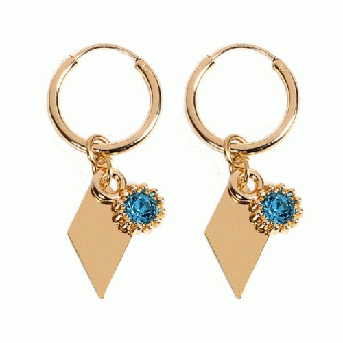 Buying a gift your wife or loved one? Shop hoop earrings for women online at Jetsettingonline.com. Check out the discounted prices now!