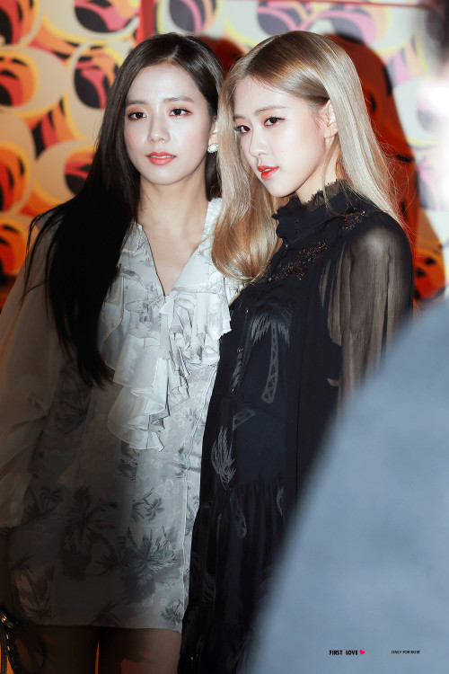 Jisoo & Rose' (Black Pink)