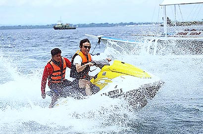 NTJ-Water-Sports-150-ft-Parasailing-or-High-speed-Jetski---P2249P3750-410-e.jpg