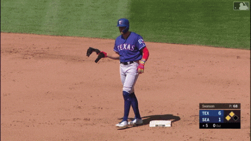 Pence-RBI-double-at-SEA-4-28-2019.gif