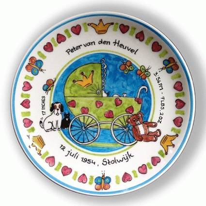 Looking for customized birth plates? DutchBirthPlates.com stocks an impeccable selection of imported birth plates with personalized options at competitive prices.