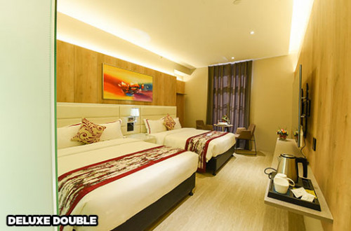 Red-Hotel-Overnight-Standard-Queen-Room-Accommodation-for-2-wB-D-520-a.jpg