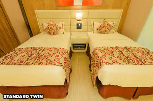 Red-Hotel-Overnight-Standard-Queen-Room-Accommodation-for-2-wB-D-520-g.jpg