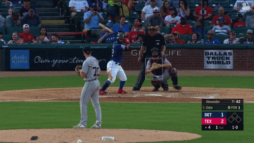 Roogie-foul-pole-HR-vs-DET-8-2-2019.gif