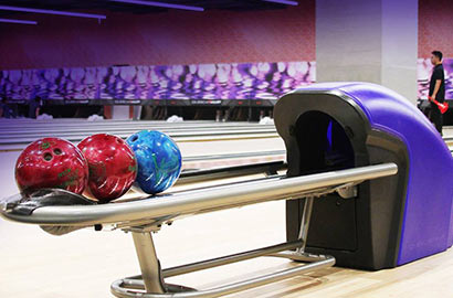 SM-BOWLING-CENTER-3-Games-of-Bowling--1-Hr-KTV-P390P600-410-d.jpg