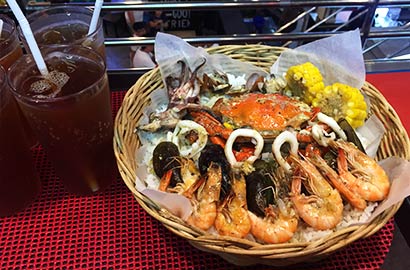 Seafood-Basket-40-Off-on-Seafood-Platter-with-Iced-Tea-Set---P299P499-410-b.jpg