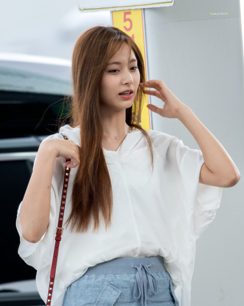 Tzuyu-4df75423def256677.jpg