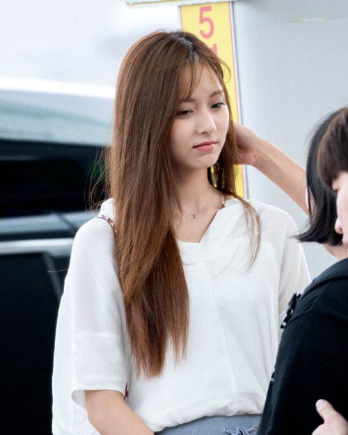 Tzuyu-5b9ca47fe4507b675.jpg