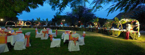 One of the best beach hotels and resorts in Mombasa Kenya, Diani Reef Beach Resort & Spa, is located at Diani Beach. The honeymoon holiday beach resorts in Mombasa, Ukunda South Coast Kenya offers upto 25% on official website. Book online to avail these deals.
https://www.dianireef.com/