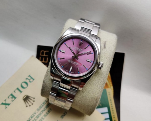 Descubra as Réplicas De Relógios Rolex com a marca Réplicas De. Oferecemos uma seleção premium de réplicas que combinam qualidade e estilo, permitindo que você tenha a elegância de um Rolex a preços acessíveis. Nossos relógios são feitos com atenção aos detalhes e materiais de alta qualidade, garantindo durabilidade e sofisticação. Transforme seu visual com as melhores réplicas do mercado! https://replicasde.com.br/relogios-masculinos/replicas-de-relogios-rolex.html