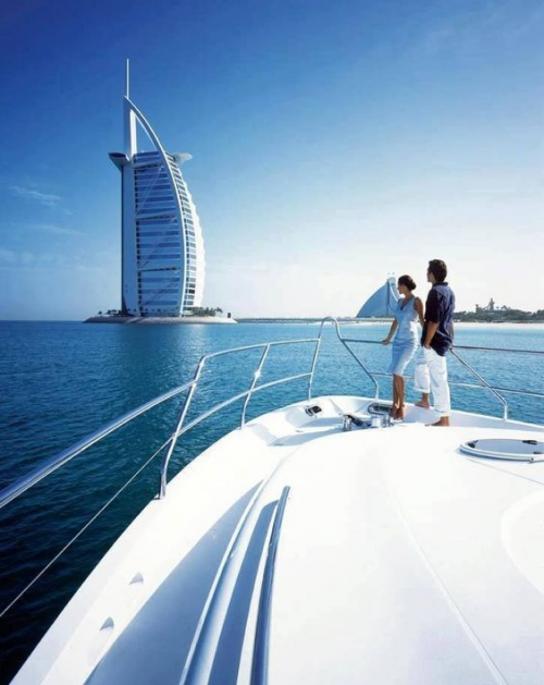 Cross in style on board a luxury yacht.See some of Dubai's famous attractions from a unique perspective, including the Burj Al Arab and Atlantis hotel.

http://bit.ly/2vfqOlV