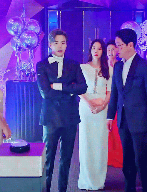 영광이네요
#펜트하우스 #심수련 #로건리 #파티장